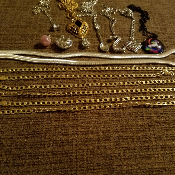 Necklaces - Picture 4 of 8